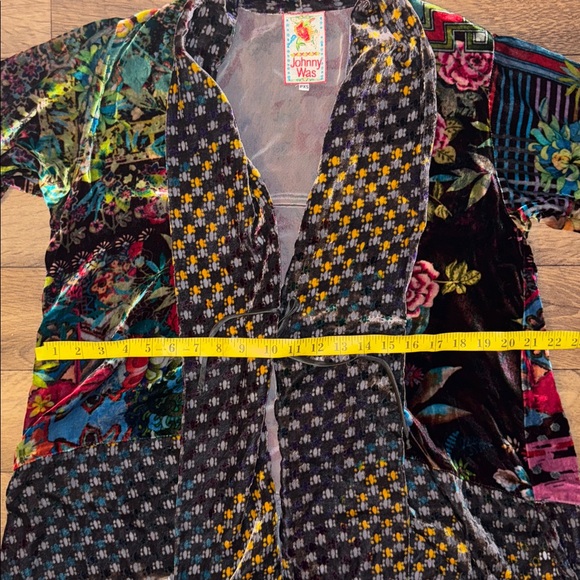 Johnny Was Size Petite Extra Small Velvet Kimono Wrap Jacket Floral Print Artsy - Picture 7 of 16